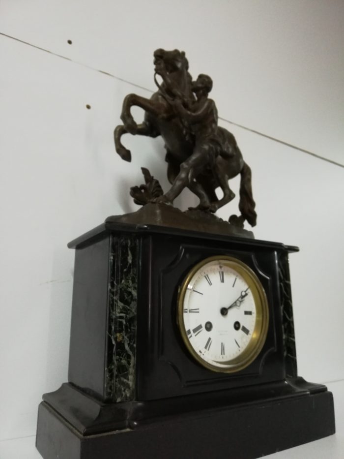 reloj,bronce,marmol,restaurado,caballo,arreglado,antiguo.-antiguedadesymueblesasenjocalderon.